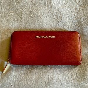 Michael Kors zip wallet